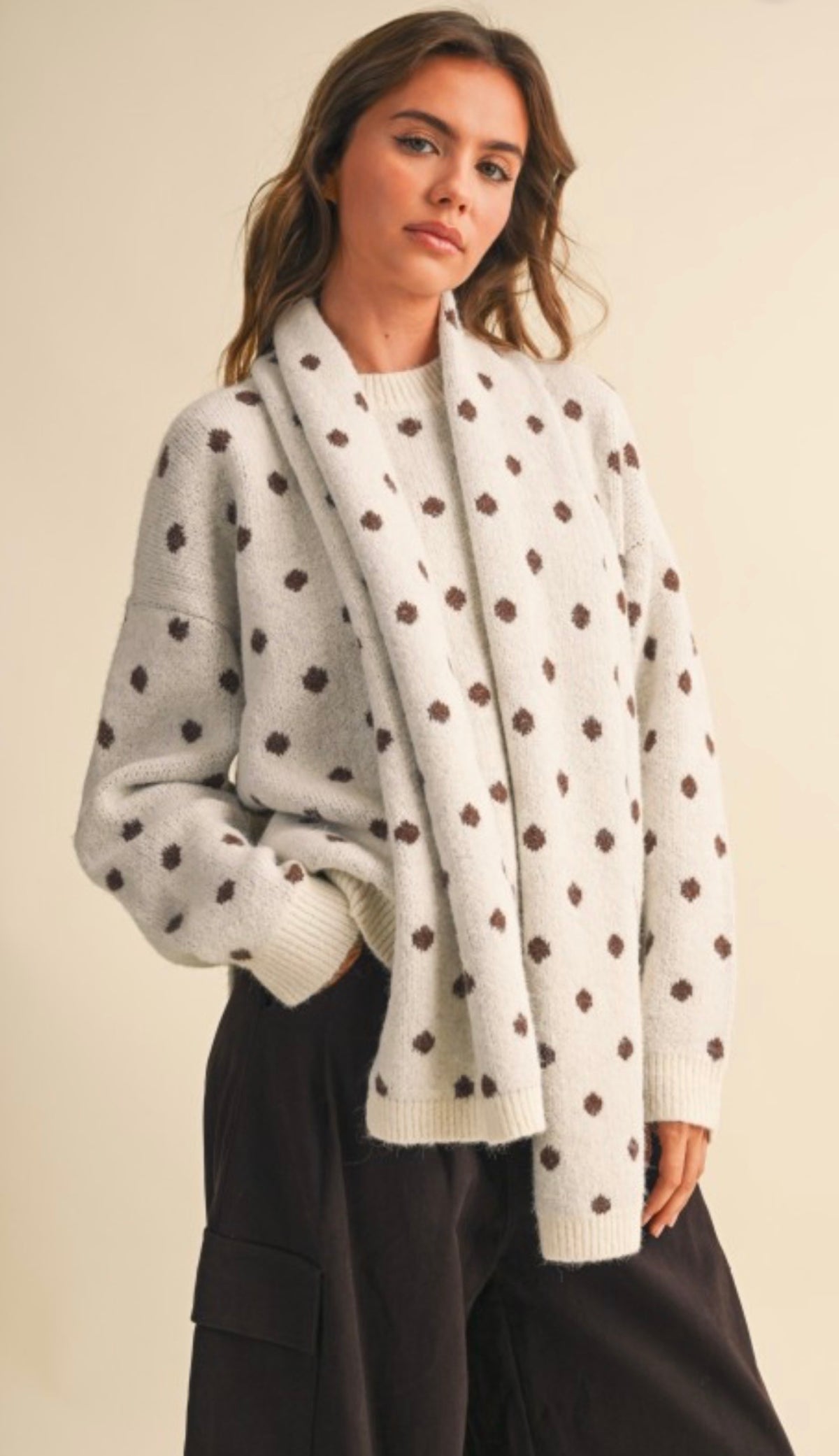 Crew Neck Pullover Dot Sweater With Scarf