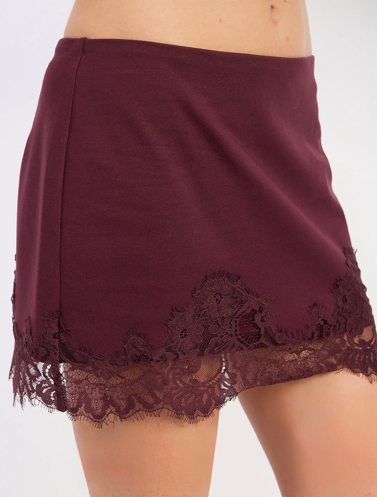 Lace Hem Low Rise Mini Skirt
